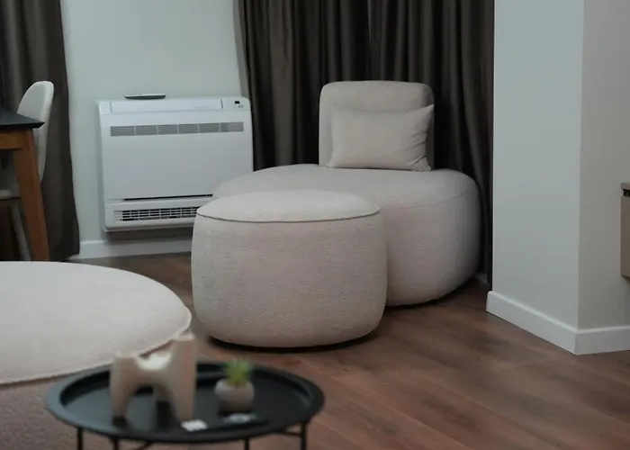 Deluxe New Bazaar 地拉那