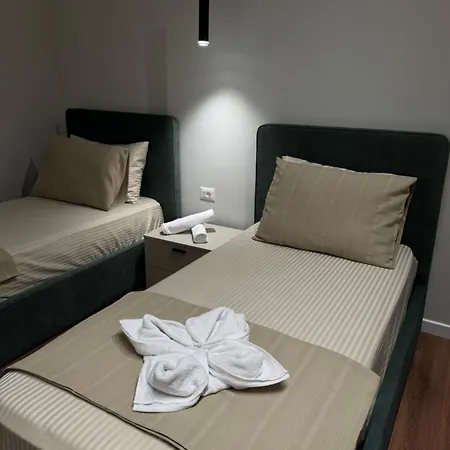 Deluxe New Bazaar Appartement Tirana