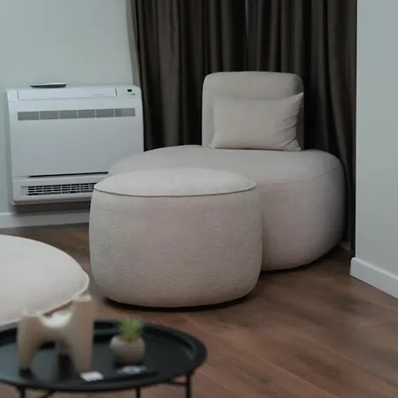 Deluxe New Bazaar تيرانا