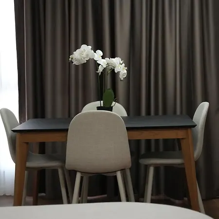 Deluxe New Bazaar Tirana